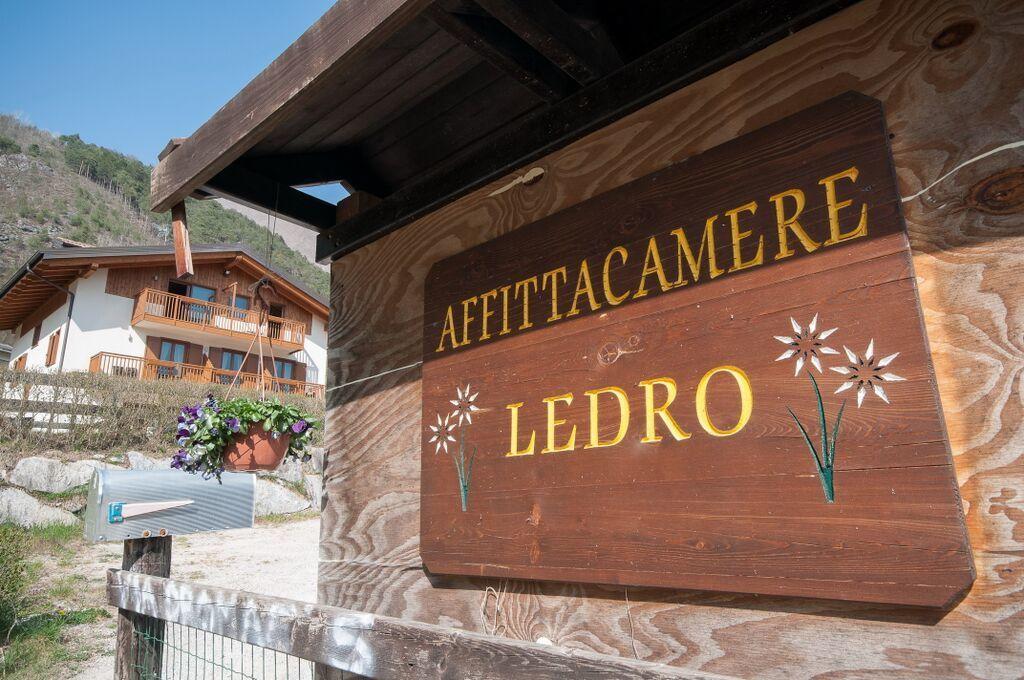 B&B Ledro Affittacamere Мецолаго Екстериор снимка