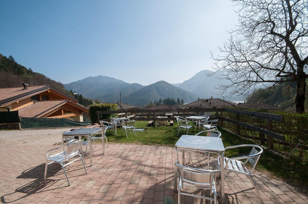 B&B Ledro Affittacamere Мецолаго Екстериор снимка